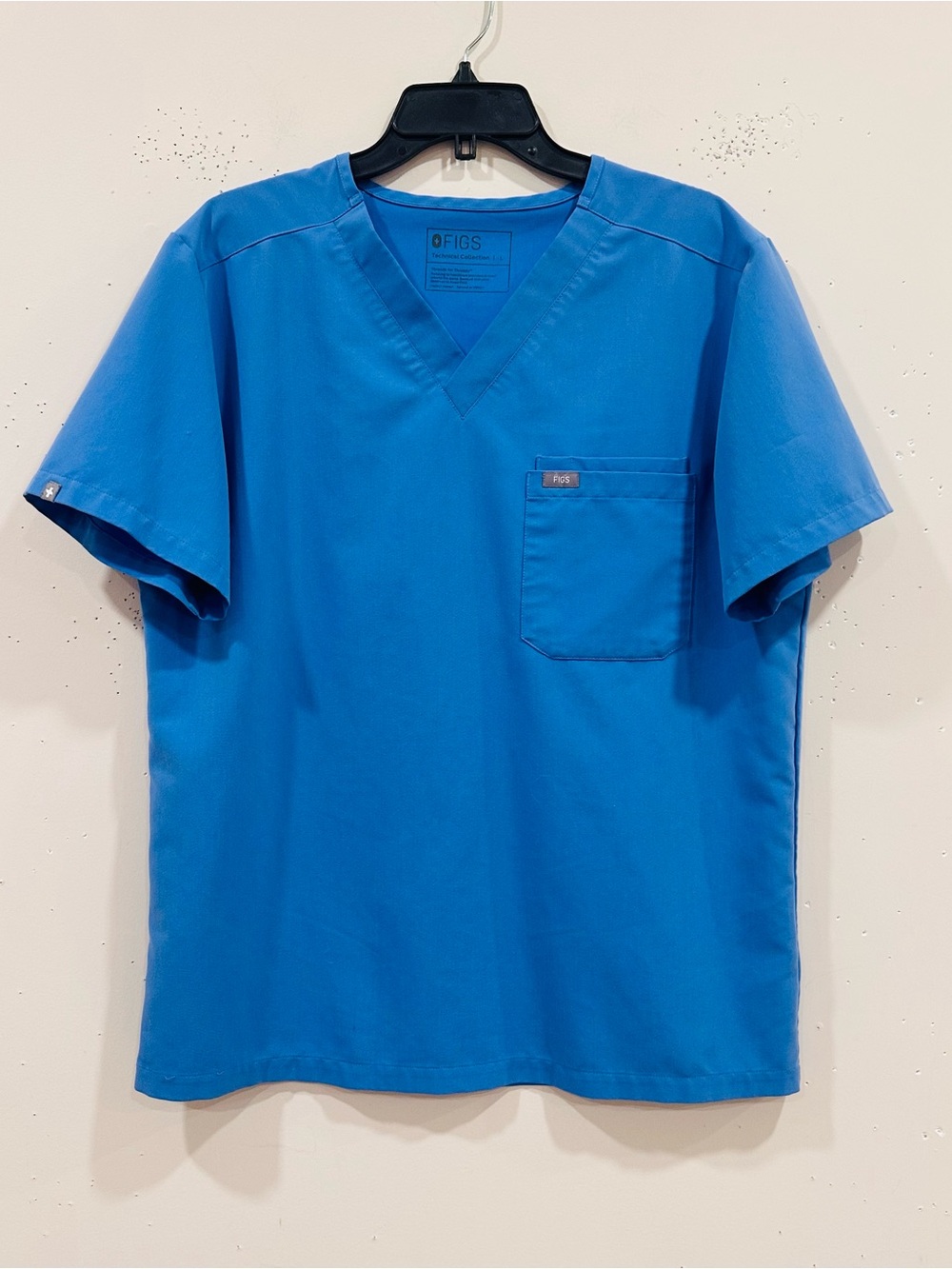 FIGS Leon Men's Scrub Top V-Neck Medical Blue Size L FM1500 Technical Collection